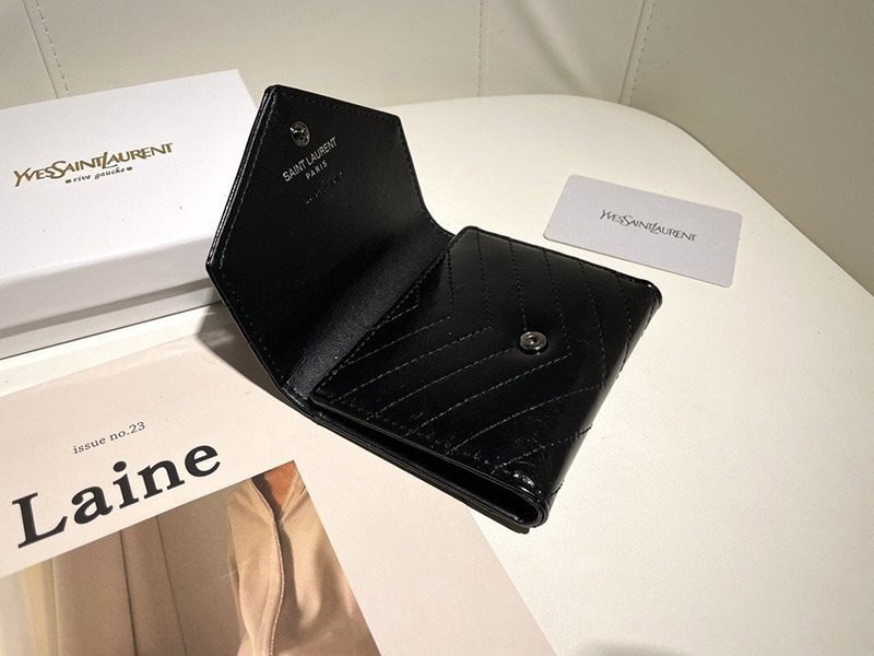 大人気!!新色 サンローラン☆待望の3つ折りミニ財布 偽物 Sai99401N級品