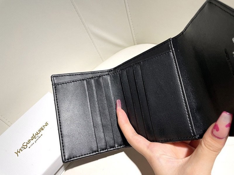 大人気!!新色 サンローラン☆待望の3つ折りミニ財布 偽物 Sai99401品質保証