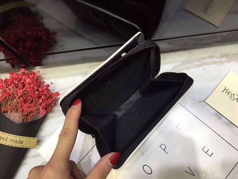 人気急上昇 サンローラン モノグラム カードケース Saj34152N級品