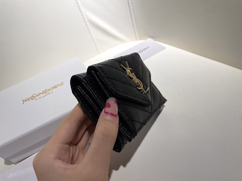 春もの新作 サンローラン☆待望の3つ折りミニ財布 偽物 Say17758通販