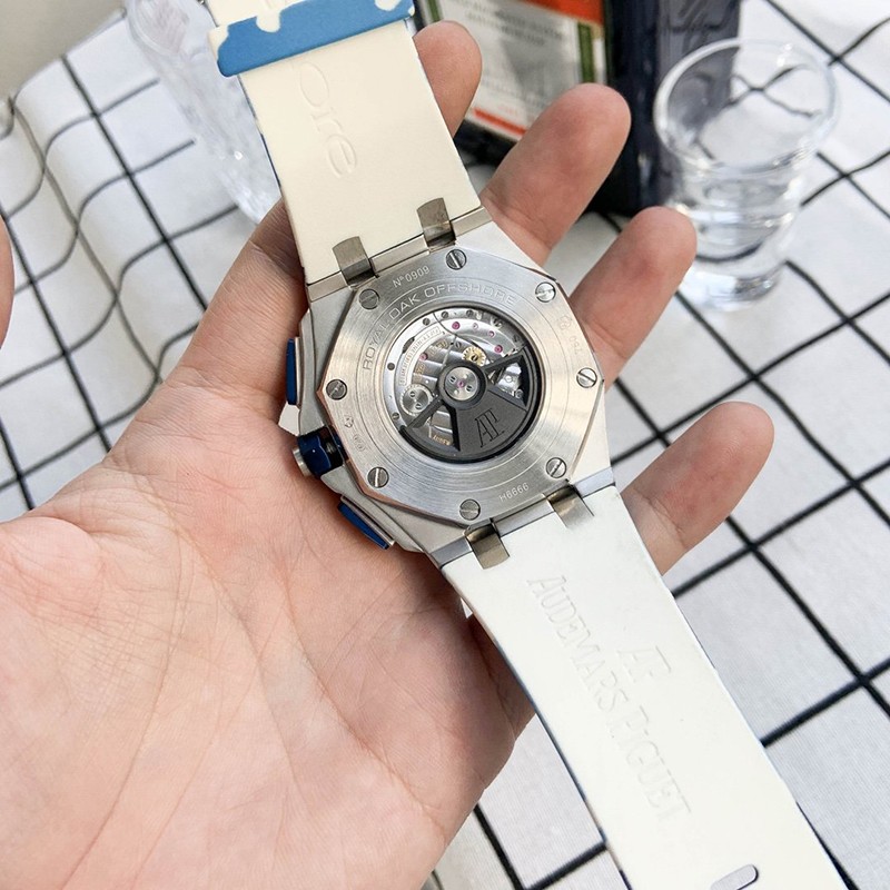 入手困難 オーデマピゲ ロイヤルオーク スーパーコピー 時計 オフショア ダイバー 4色 Odq15572代引きを販売