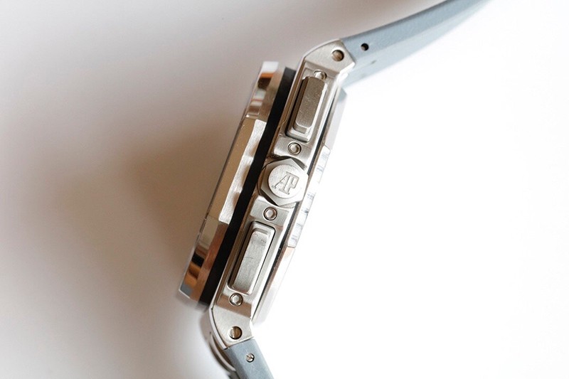 春もの新作 オーデマピゲ ロイヤルオーク 偽物 オフショアクロノ 44ｍｍ Odv73394最高級