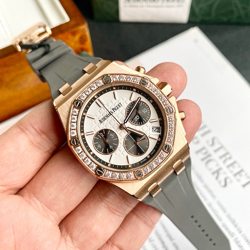 大人気!!新色 オーデマピゲ ロイヤルオーク コピー ダイヤモンド クロノ 37mm 26231OR.ZZ.D003CA.01通販