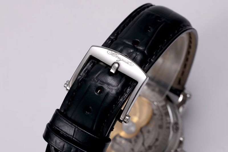 目を惹くカラー ブレゲ マリーンII ラージデイト スーパーコピー メンズ 39 mm 時計 bul83293代引きを販売