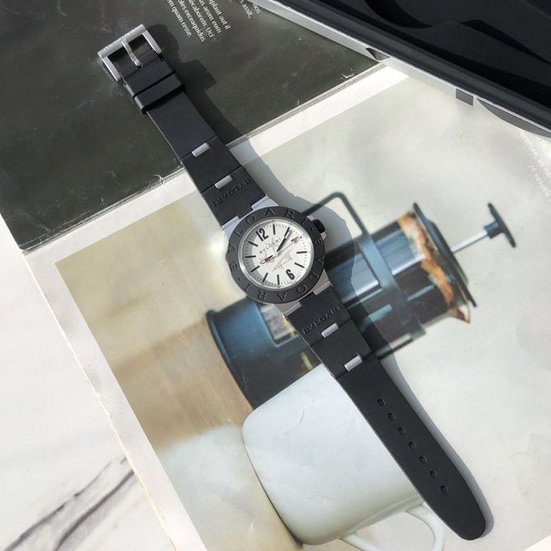 大人気♪女子が選ぶ♪ブルガリ 時計 アルミニウムウォッチ 偽物 39mm 3色 Bum73565