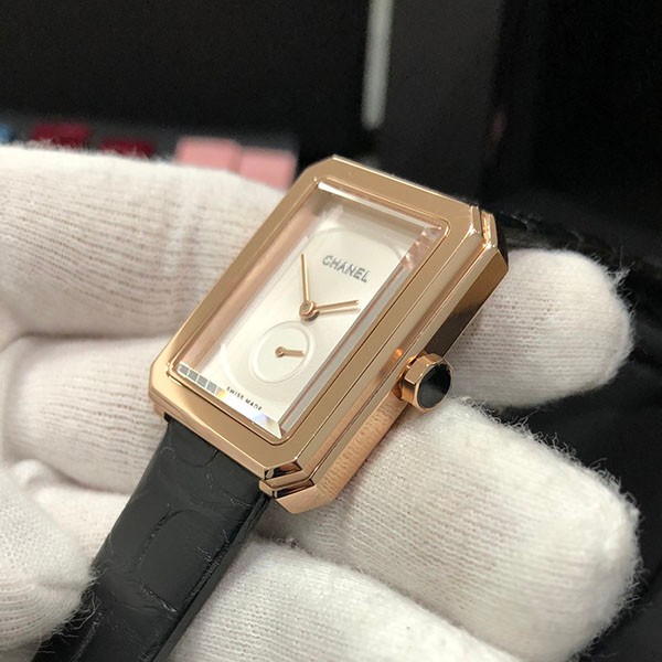 シャネル ボーイフレンド コピー ラージモデル ベージュゴールド キルティングパターンカーフスキン ストラップ H6589高い品質