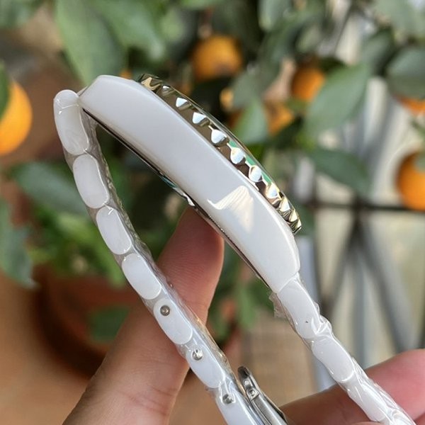 完売人気☆上品シャネル J12 時計 スーパーコピー41mm ホワイト she72430最高級