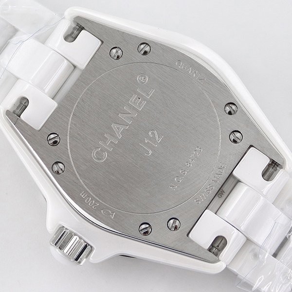 【セレブ多数愛用】シャネル J12 時計 偽物33mm ホワイト shu57896品質保証