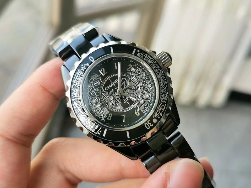 目を惹くカラーシャネル コピー J12・33&38mm 世界限定 ブラックセラミック shy13878激安送料無料