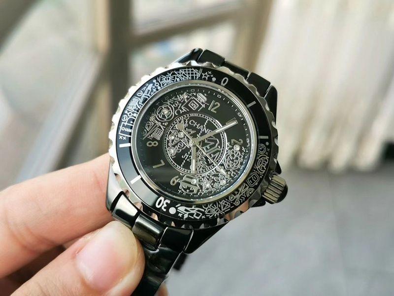 目を惹くカラーシャネル コピー J12・33&38mm 世界限定 ブラックセラミック shy13878最高級