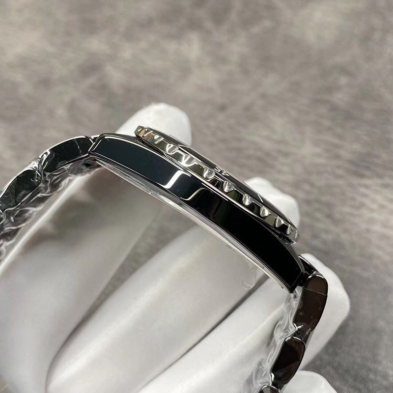 希少色シャネル J12 コピー 38 shy31546最高級