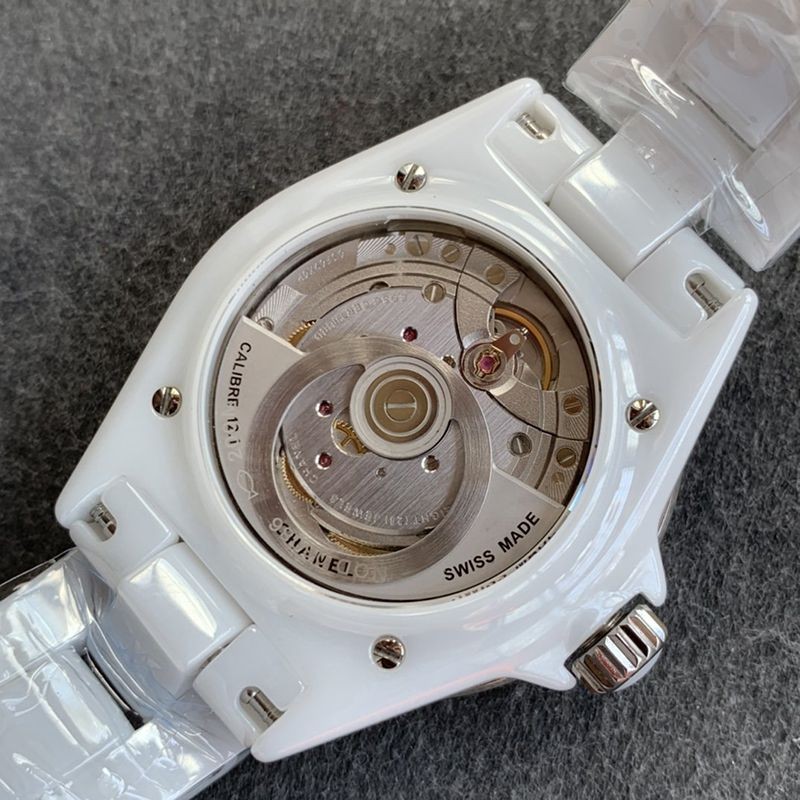可愛いシャネル スーパーコピー J12 38 20周年記念 shy95226代引きを販売