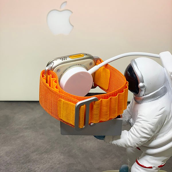アップルウォッチ ウルトラ スーパーコピー チタニウムケースとオレンジアルパインループ goj02521人気