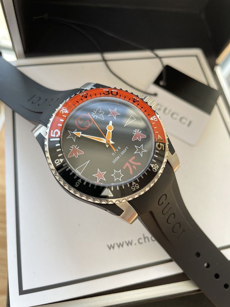 ★SALE！人気のデザイン★グッチ ダイヴ メンズウォッチ コピー 40mm 2色 YA136221100%安全に到着