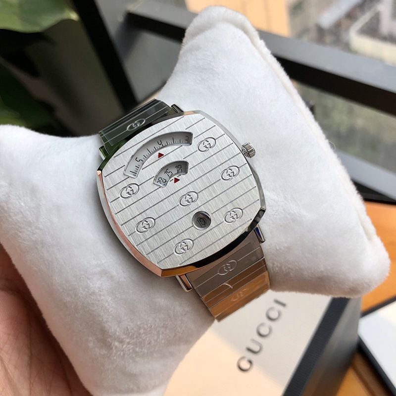 春もの新作グッチ☆グリップステンレススチールウォッチ コピー 38mm/35mm YA157401高い品質