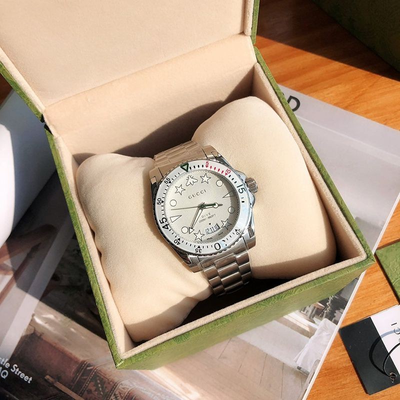 秋冬新作人気のデザイン★グッチ ダイヴ メンズウォッチ コピー 40mm guw19080通販