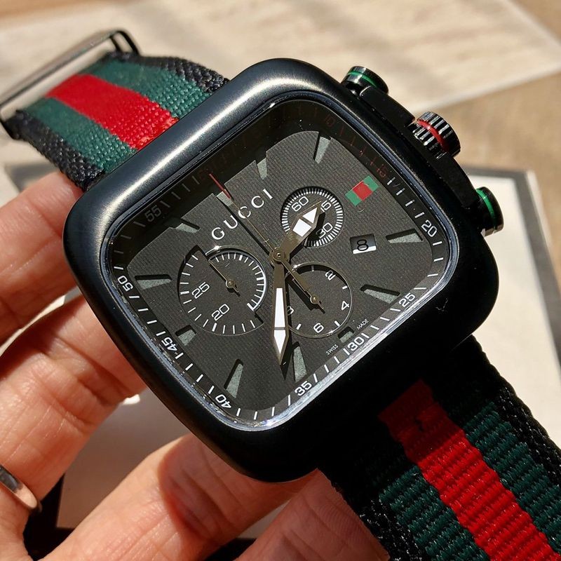 目を惹くカラー グッチ ウェブストライプストラップウォッチ スーパーコピー☆44mm☆ guz58671人気