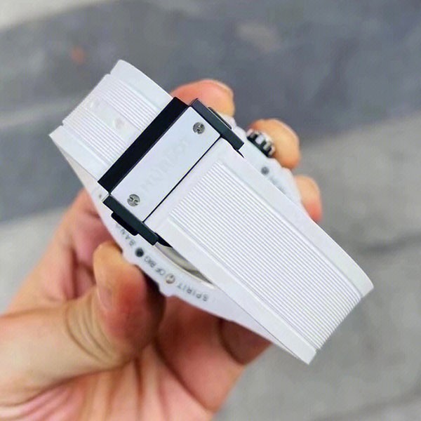 ウブロ スピリット オブ ビッグバン コピー チタニウム ホワイト 641.HX.0173.LR通販