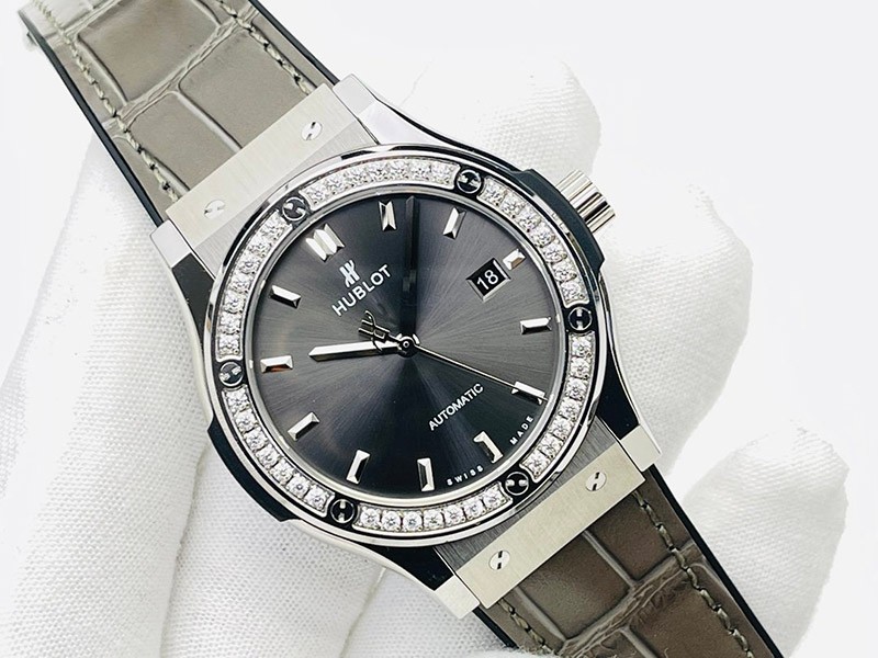 21-22AW ウブロ 時計 スーパーコピー クラシックフュージョン チタニウム ダイヤモンド hup24533品質保証