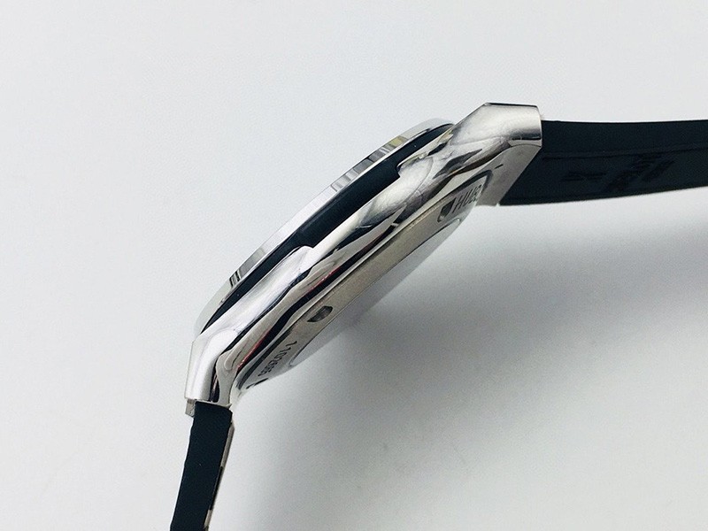一目惚れ♪ ウブロ 時計 コピー クラシックフュージョン チタニウム huf53676N級品