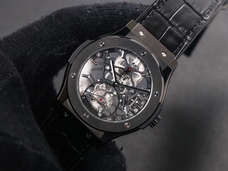 日本未入荷 ウブロ 偽物 クラシックフュージョン トゥールビヨンチタニウム huj23453通販