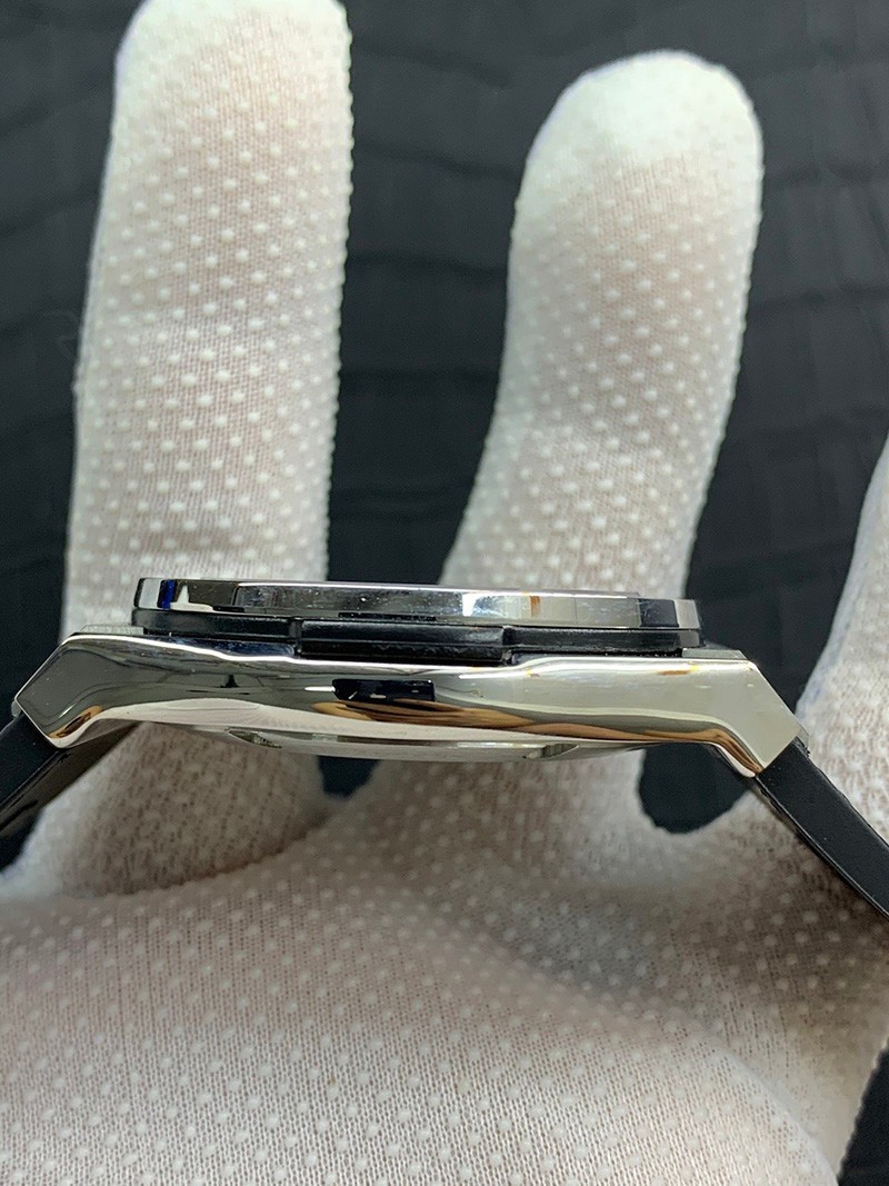 日本未入荷 ウブロ 時計 コピー クラシックフュージョン チタニウム hul45445高い品質