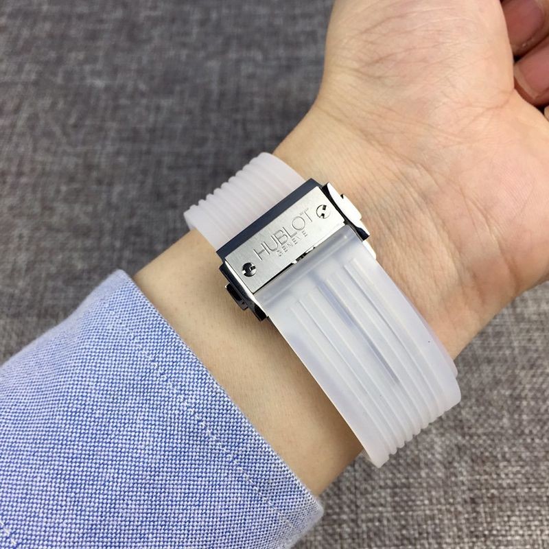 ☆超人気☆ウブロ 偽物 腕時計 ビッグバン ウニコ サファイア 限定生産500本 hut86236高い品質