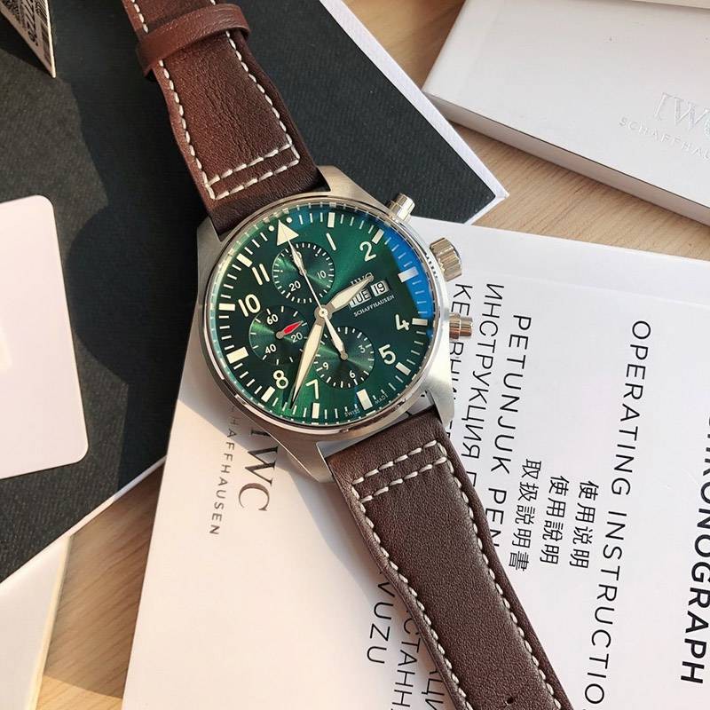 21AW新作IWC パイロットウォッチクロノグラフ レーシング 偽物 iwa77636激安送料無料