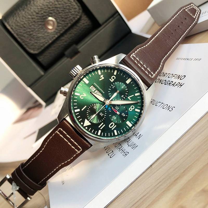 21AW新作IWC パイロットウォッチクロノグラフ レーシング 偽物 iwa77636人気