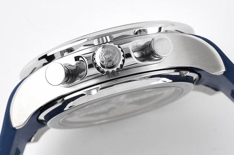 超話題!IWC コピー ポルトギーゼ ヨットクラブ クロノグラフ iwa82032代引きを販売