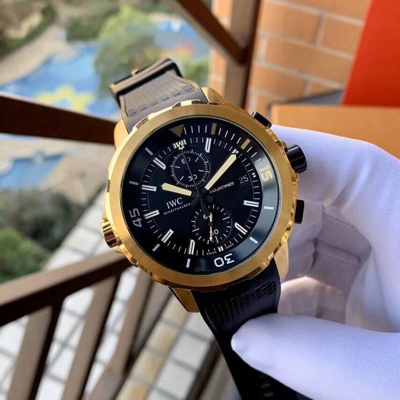日本未入荷IWC コピー アクアタイマー クロノグラフ ガラパゴス アイランド iwd41813高い品質