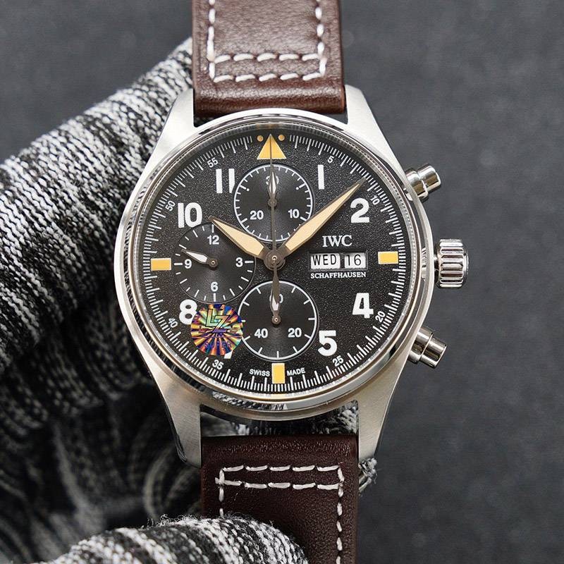 累積売上総額第１位！IWC パイロットウォッチ コピー クロノ オートマティック スピットファイア iwf14016