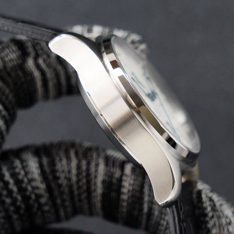 累積売上総額第１位！IWC パイロットウォッチ コピー クロノ オートマティック スピットファイア iwf14016最高級