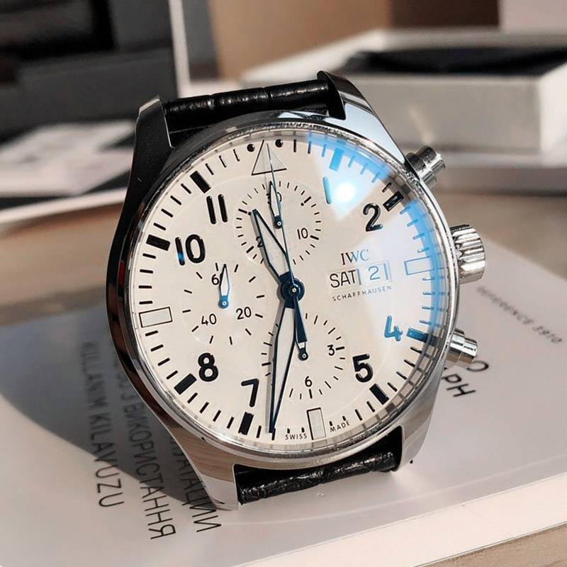 日本未入荷IWC パイロットウォッチクロノグラフ レーシング スーパーコピー iwf61652高い品質