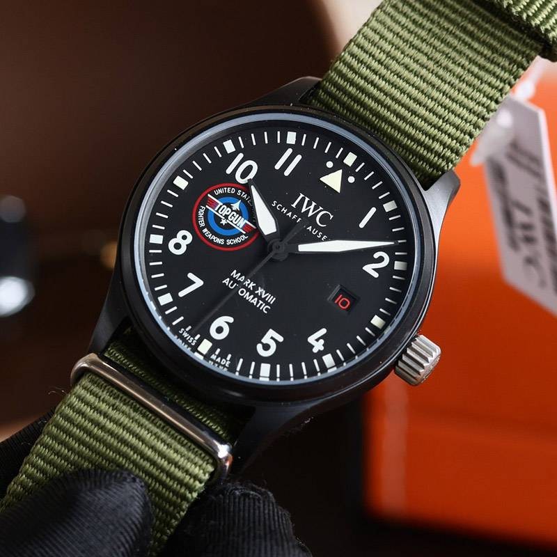 最安値挑戦IWC パイロットウォッチ マーク18 プティプランス 偽物 iwf72197高い品質