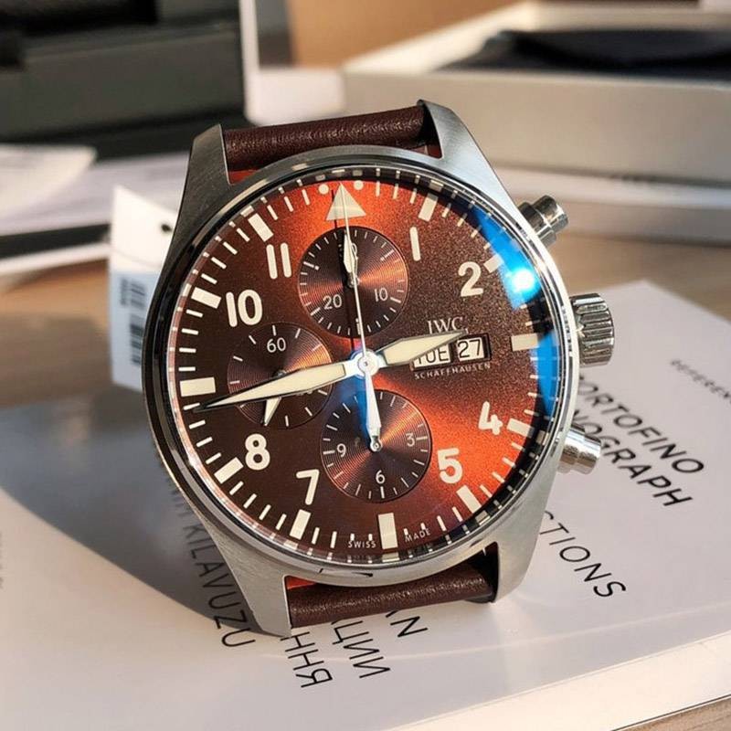 完売必至IWC パイロットウォッチクロノ コピー iwg20527