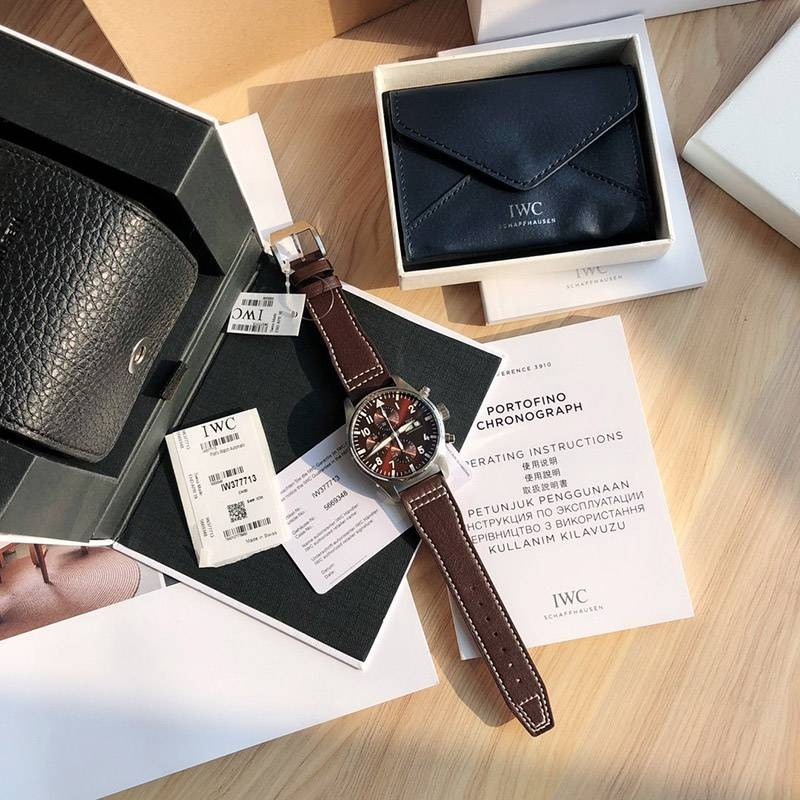 完売必至IWC パイロットウォッチクロノ コピー iwg20527通販