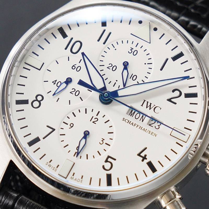 入手困難IWC パイロットウォッチ 偽物 クロノ オートマティック スピットファイア iwh15226N級品