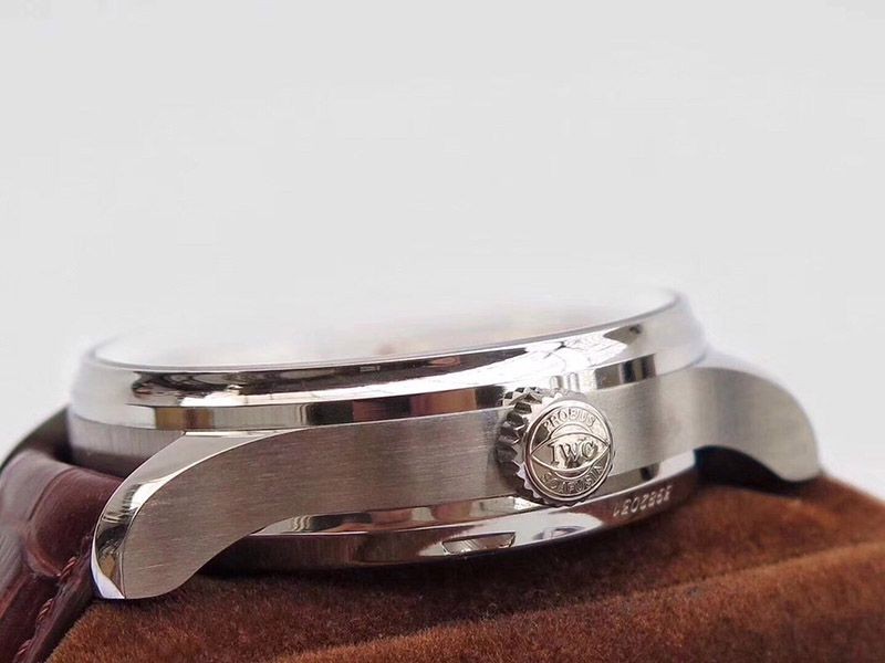 セール新作IWC コピー ポルトギーゼ オートマティック 7デイズ iwi02609最高級