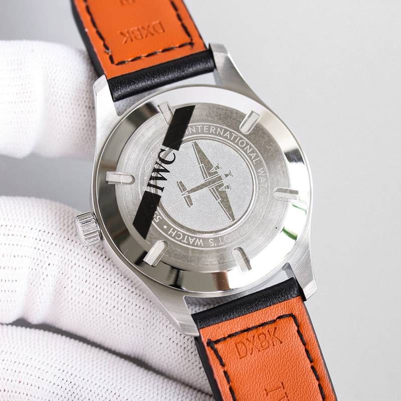 争奪戦IWC パイロットウォッチ マーク18 コピー iwl18136N級品