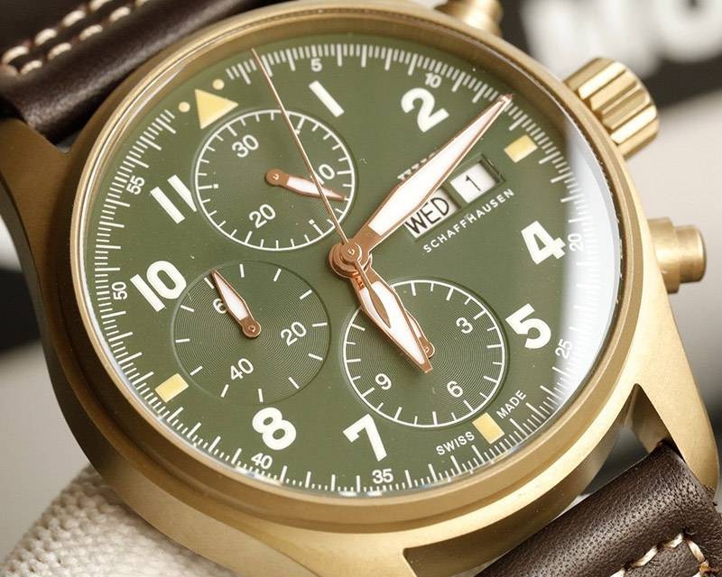 新作IWC パイロットウォッチクロノ コピー オートマティック スピットファイア iwm60520人気