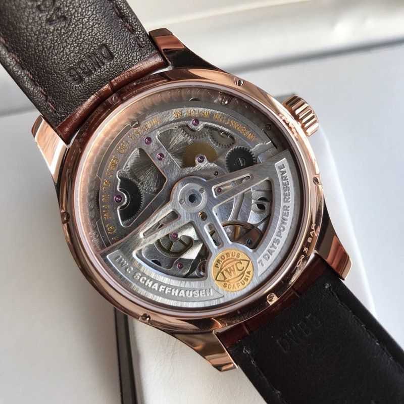 一目惚れ♪IWC スーパーコピー ポルトギーゼ アニュアルカレンダー iwv81242人気