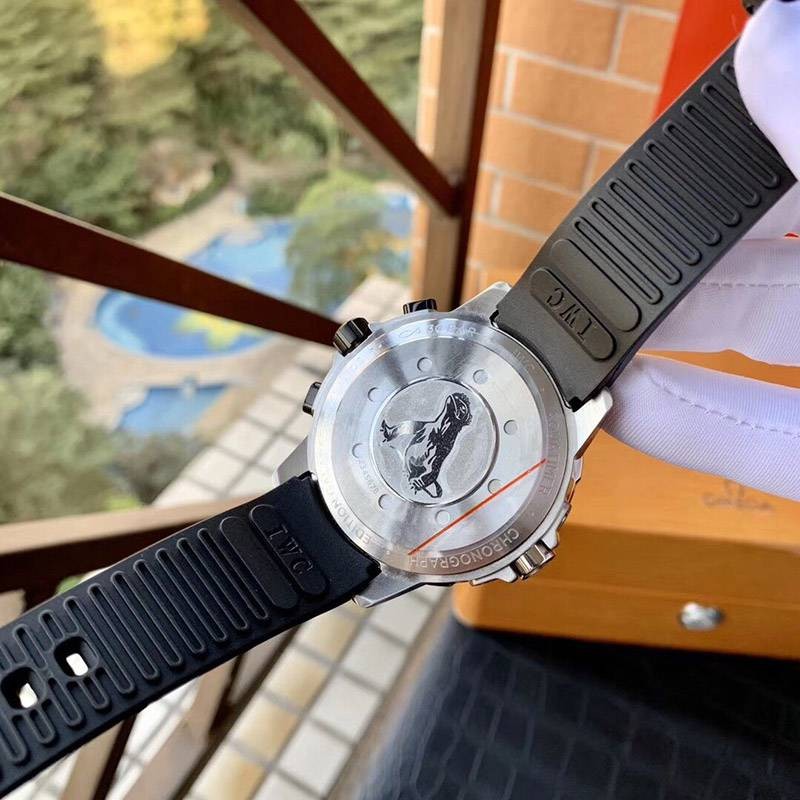 累積売上総額第１位！IWC 偽物 アクアタイマー クロノグラフ ガラパゴス アイランド 3色 iwv92663品質保証