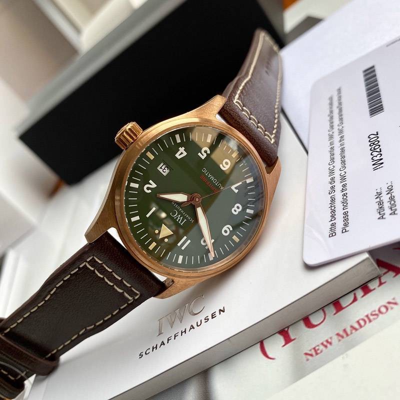 超話題!IWC 偽物 パイロットウォッチ オートマティック スピットファイア iww71199人気