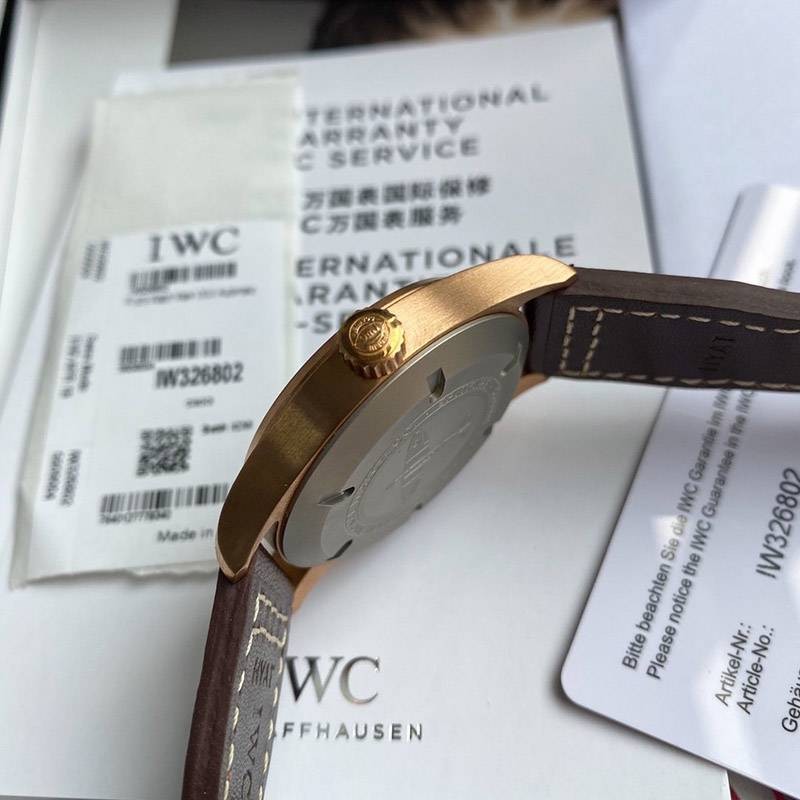 超話題!IWC 偽物 パイロットウォッチ オートマティック スピットファイア iww71199最高級