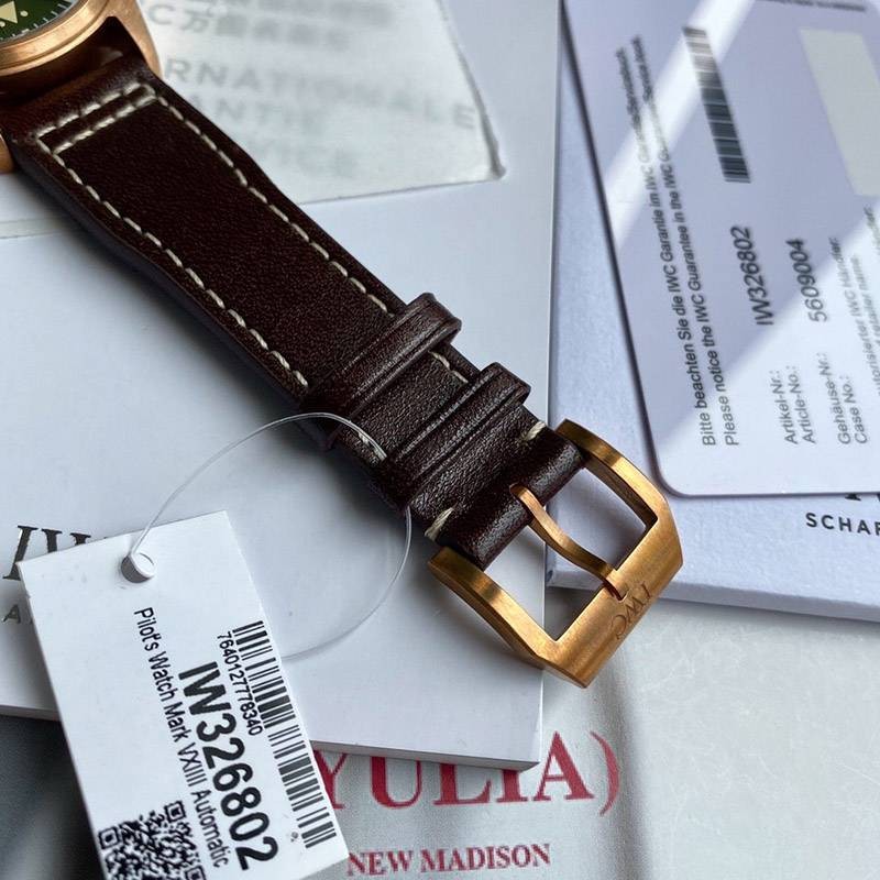 超話題!IWC 偽物 パイロットウォッチ オートマティック スピットファイア iww71199N級品