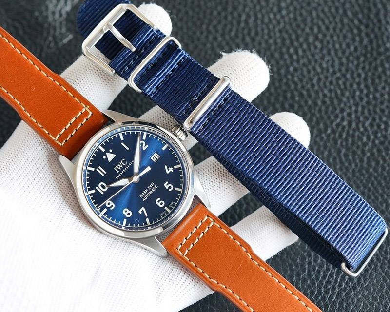 世界中で大人気♪IWC 偽物 パイロットウォッチ マーク18 プティプランス iwx76613激安送料無料