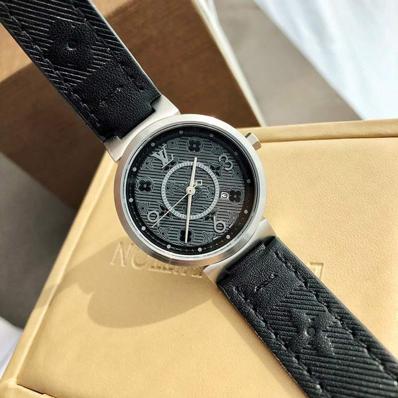 大人気!!新色 ルイヴィトン 時計 偽物 タンブール ストリート ダイバー  36mm vuf03213激安送料無料