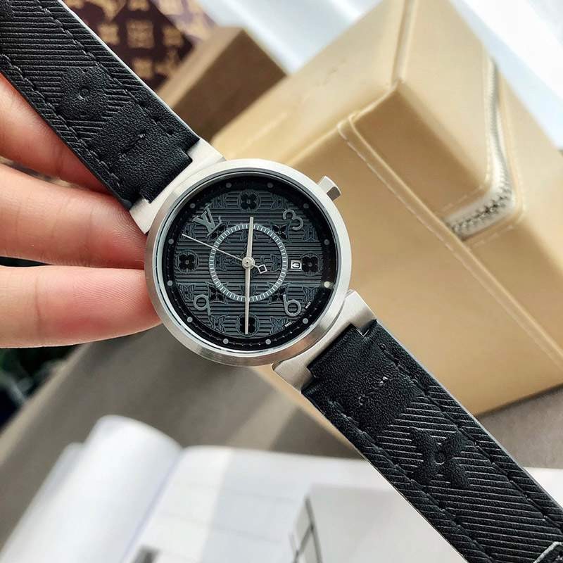 大人気!!新色 ルイヴィトン 時計 偽物 タンブール ストリート ダイバー  36mm vuf03213高い品質