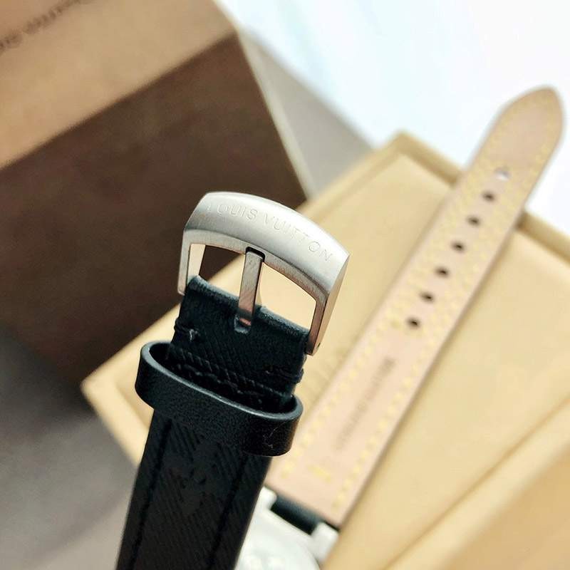 大人気!!新色 ルイヴィトン 時計 偽物 タンブール ストリート ダイバー  36mm vuf03213品質保証